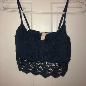 Light blue lace crop-top